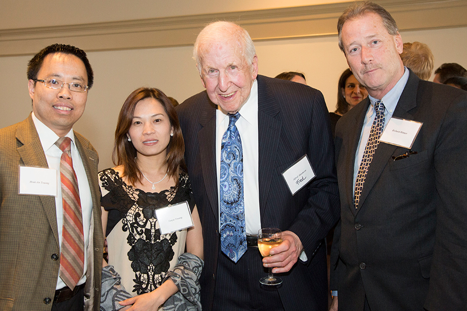 Fred Abramson with Alumni from the School of Pharmacy